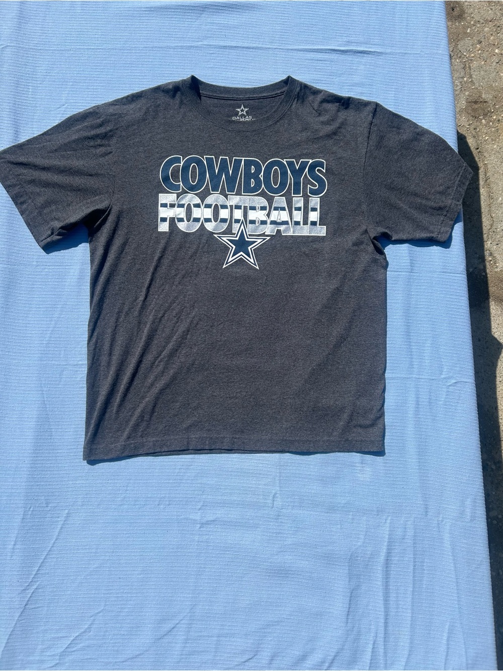 NFL Cowboys Football Graphic Tee - Black & White